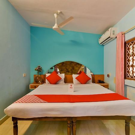 Oyo 2440 Palm Grove Hotel Vagator Buitenkant foto
