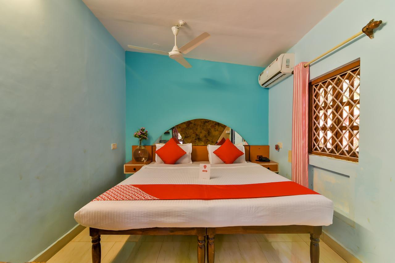 Oyo 2440 Palm Grove Hotel Vagator Buitenkant foto