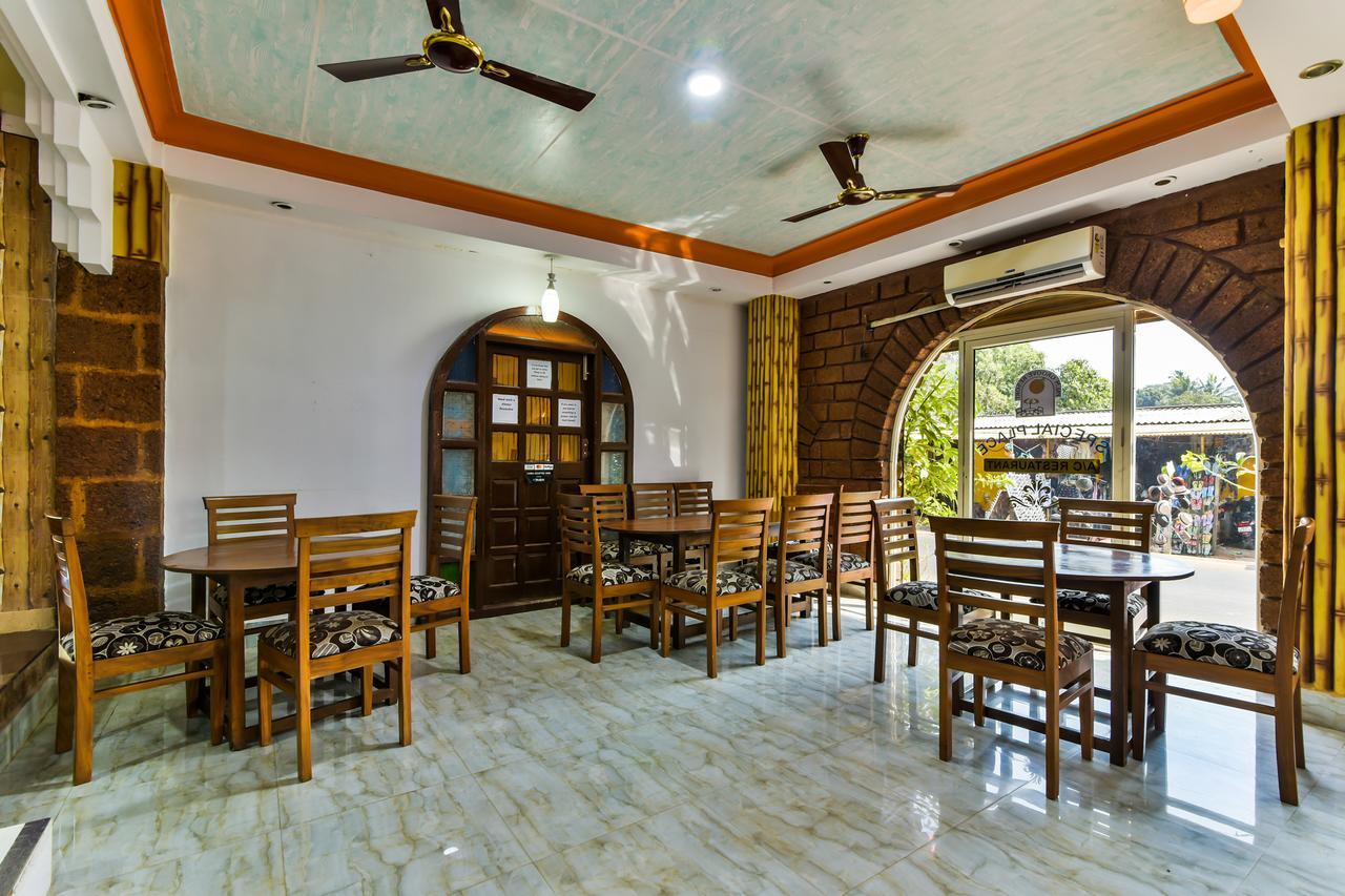 Oyo 2440 Palm Grove Hotel Vagator Buitenkant foto