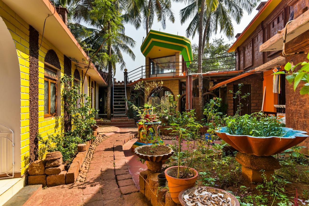Oyo 2440 Palm Grove Hotel Vagator Buitenkant foto