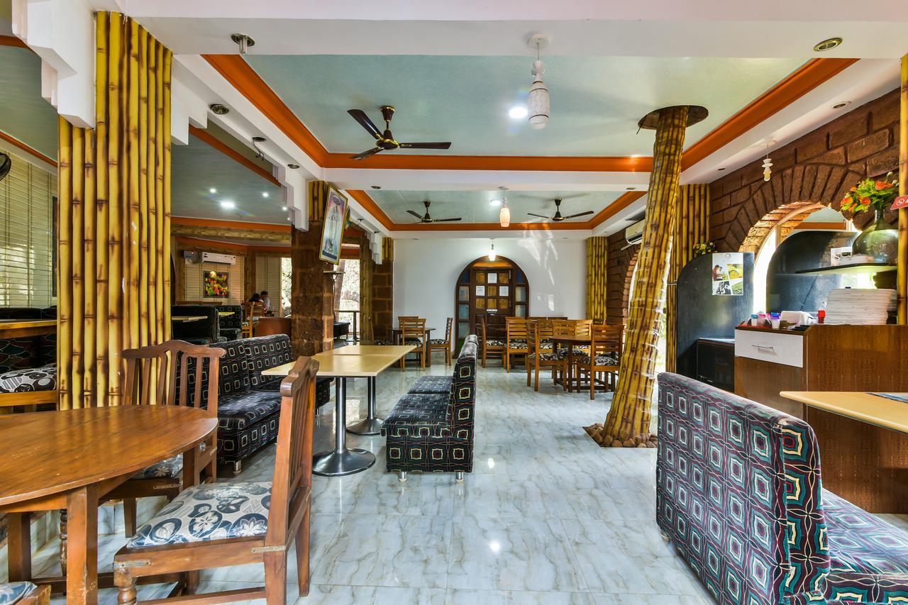 Oyo 2440 Palm Grove Hotel Vagator Buitenkant foto