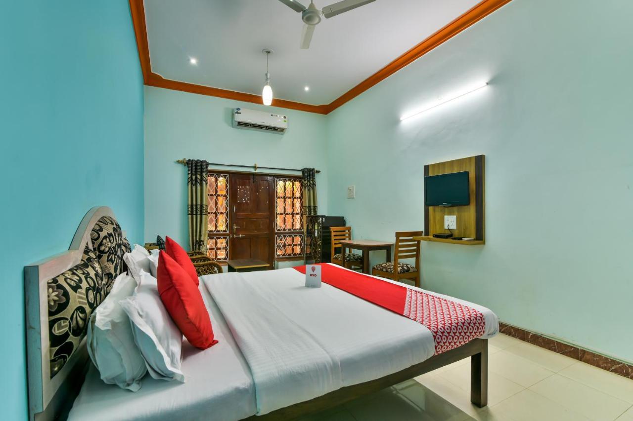 Oyo 2440 Palm Grove Hotel Vagator Buitenkant foto