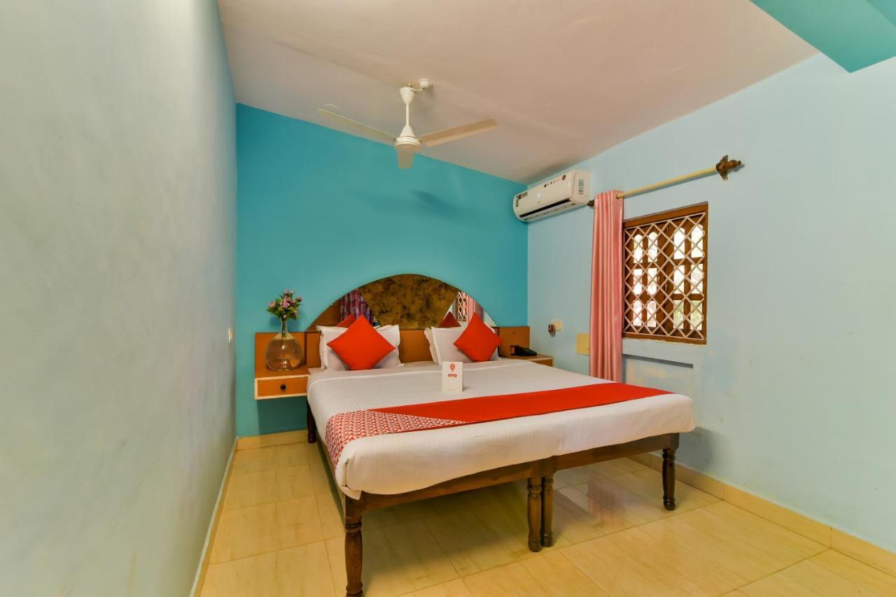 Oyo 2440 Palm Grove Hotel Vagator Buitenkant foto