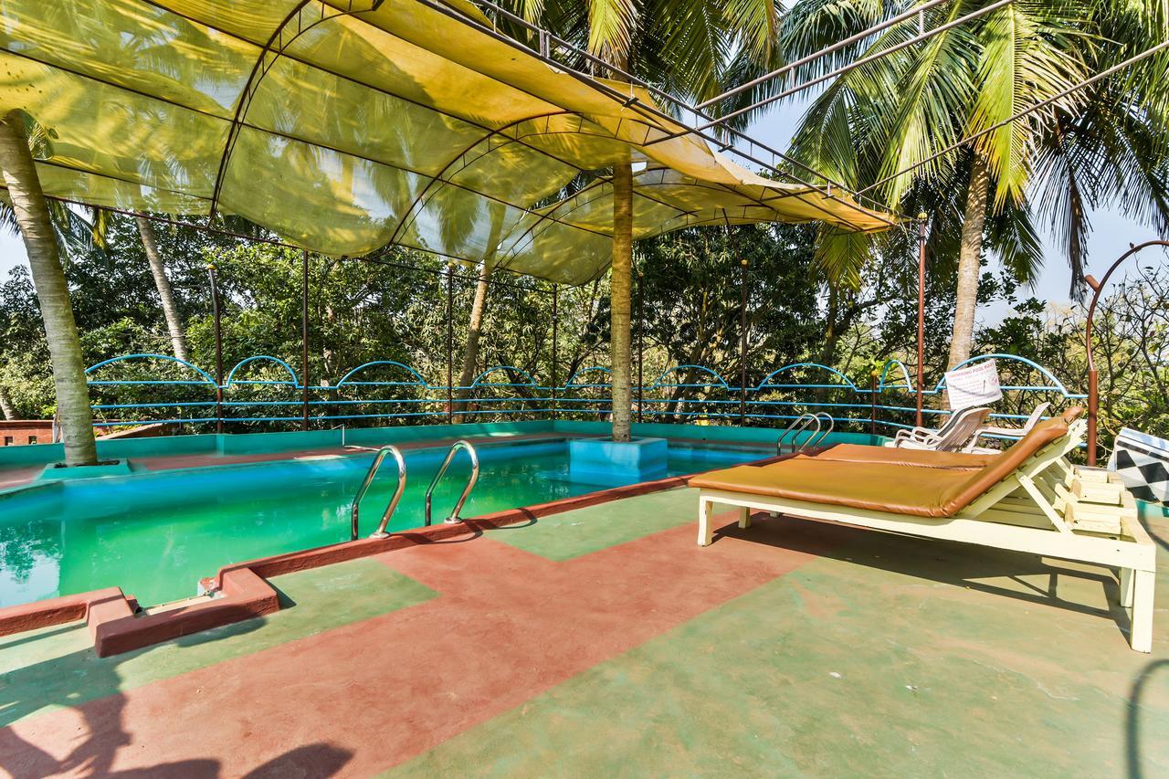 Oyo 2440 Palm Grove Hotel Vagator Buitenkant foto