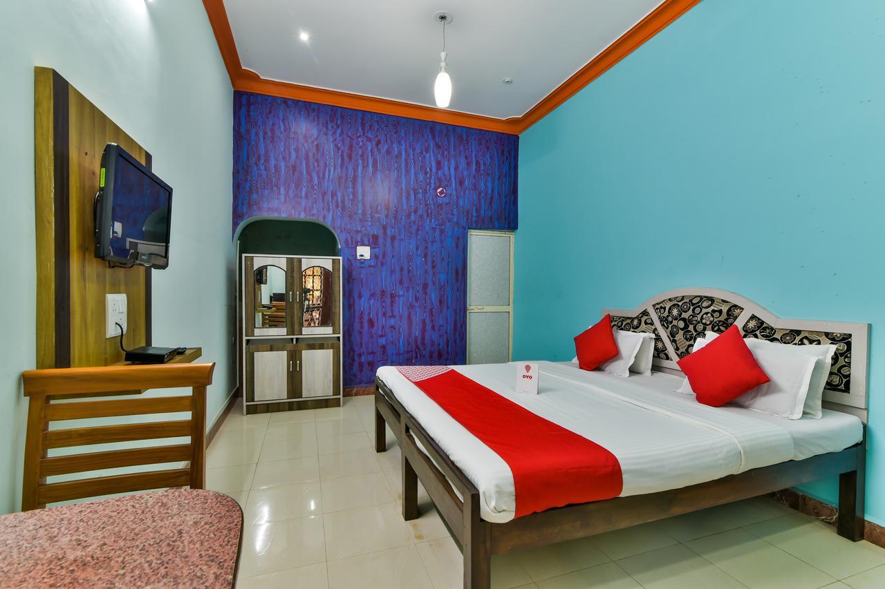 Oyo 2440 Palm Grove Hotel Vagator Buitenkant foto